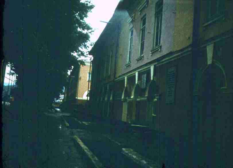096-1.jpg