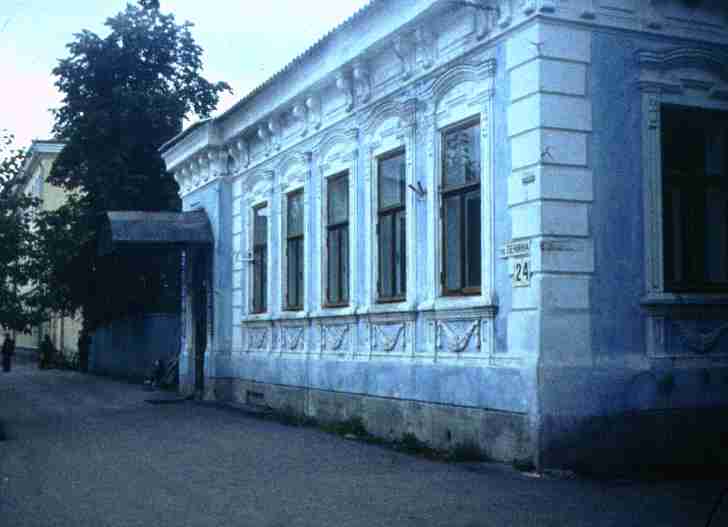 002-1.jpg